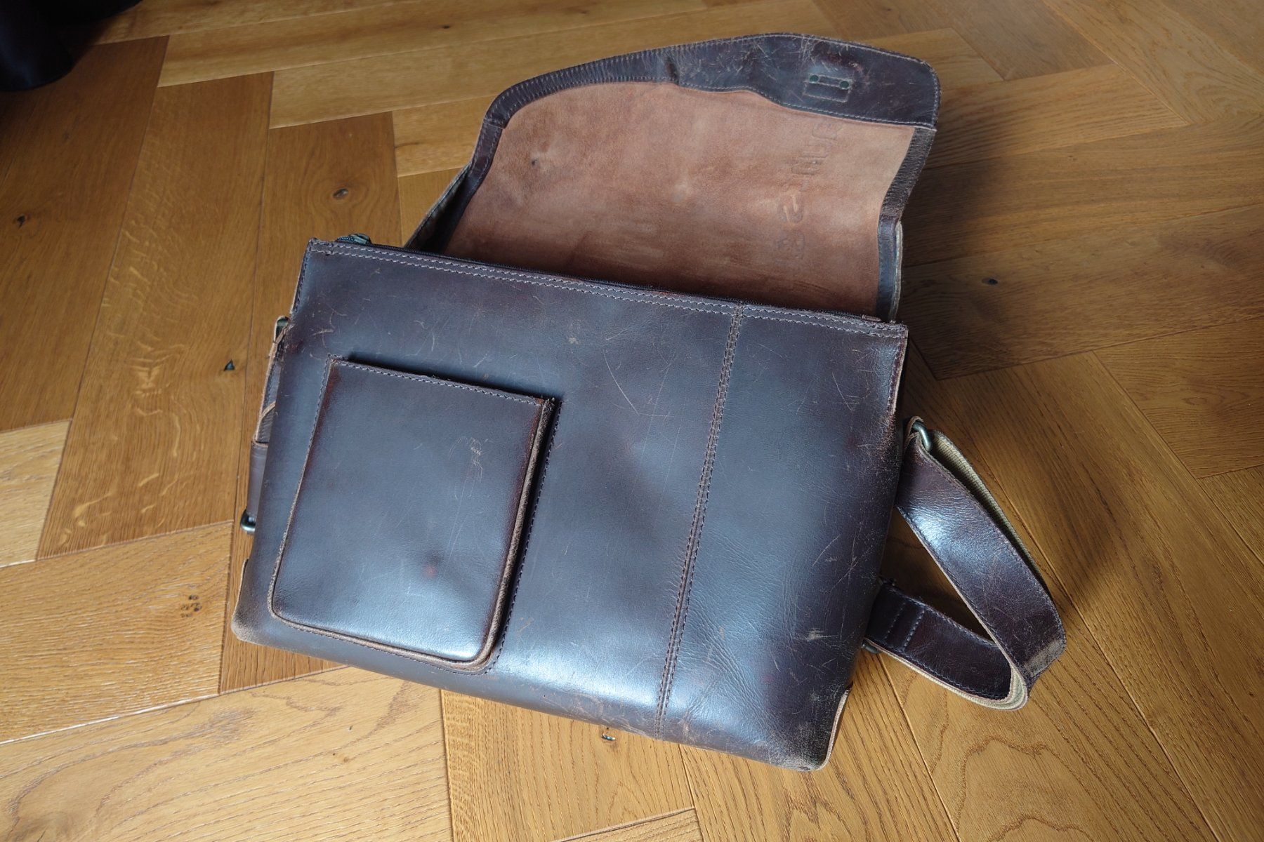 Aunts & Uncles Taschen: Aunts & Uncles Ledertasche, Braun – Gebraucht aus Stäfa von SirBobbey 4