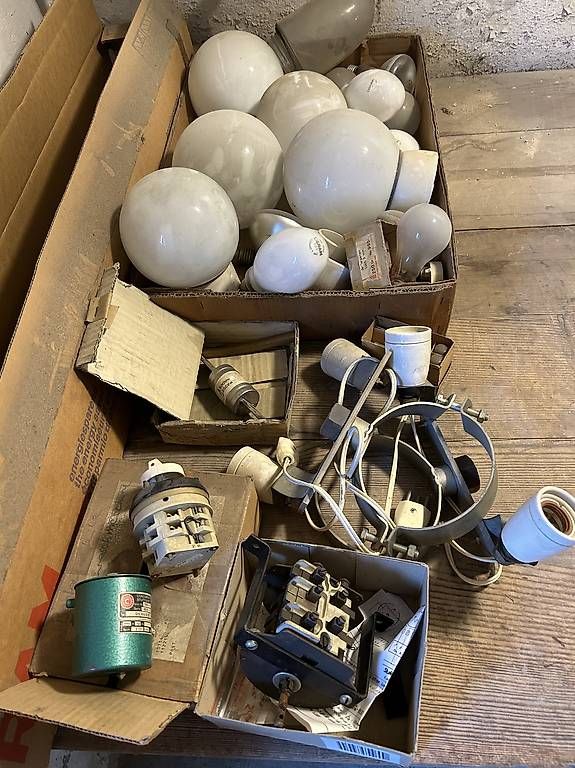 Lampade: lampen mit birnen. uralte lampen. elektro – Usato da Wettingen venduto da GMB1 4