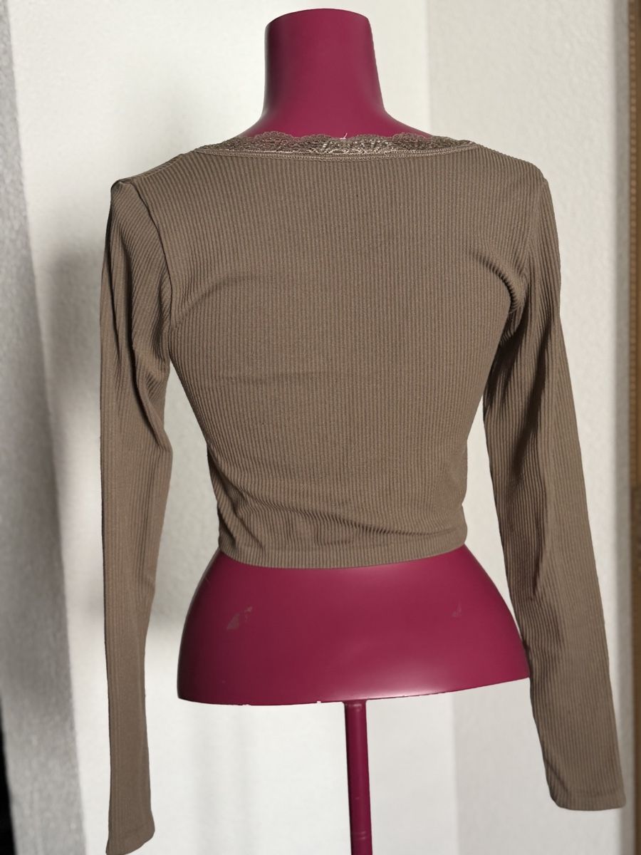 Stradivarius T-Shirts: Schönes Shirt – Gebraucht aus Niederuzwil von Lisascloset 1
