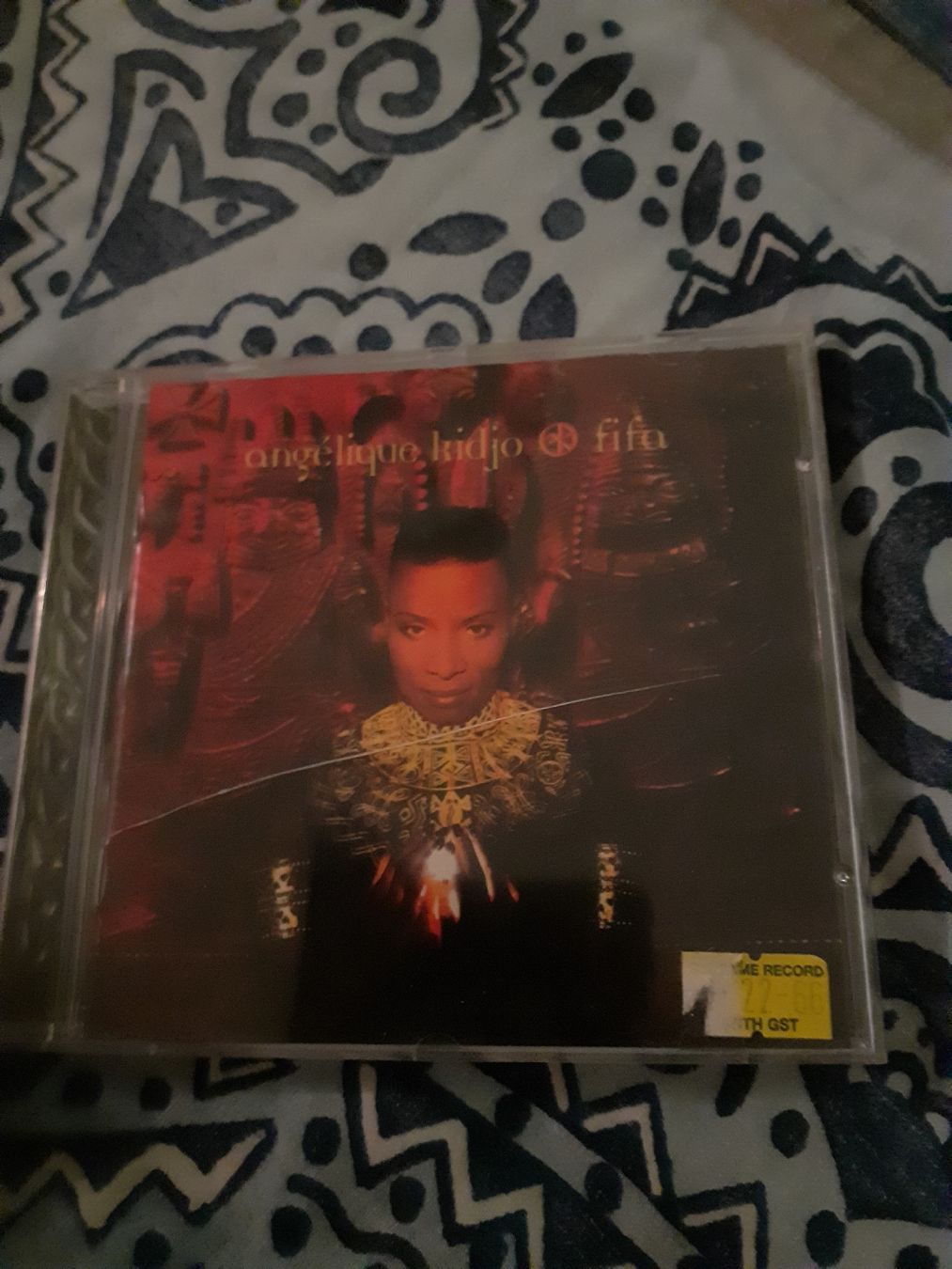 CD: Angélique Kidjo Fifa CD gebraucht – Usato da Kloten venduto da elb_9qvr