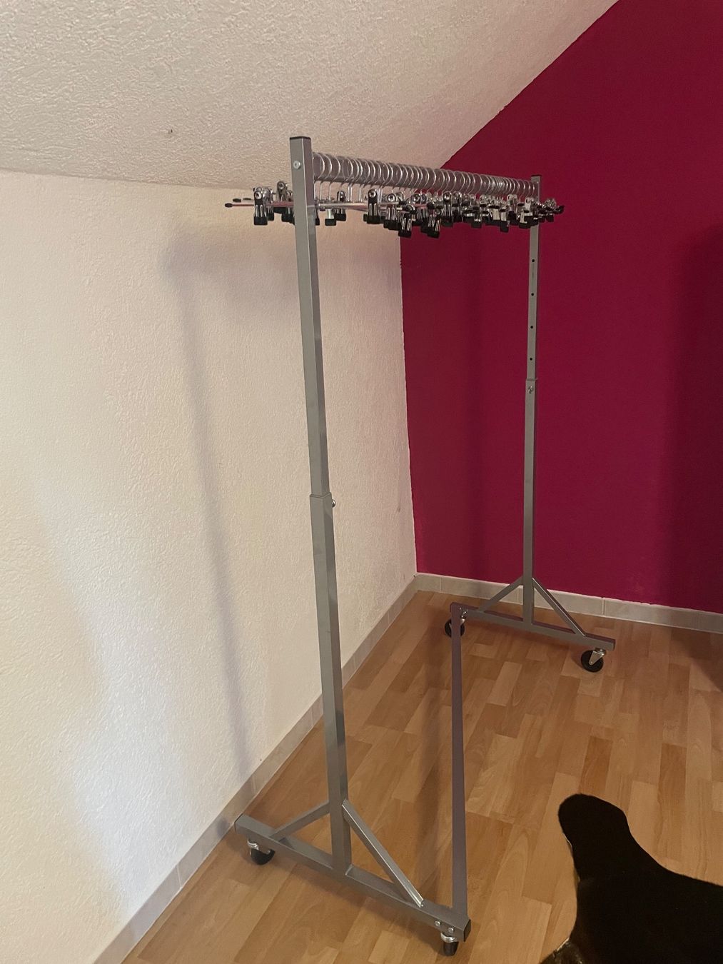 Porte manteau: Garderobe inkl. Kleiderbügel – D'occasion à St. Niklausen LU par sch_9mdh 1