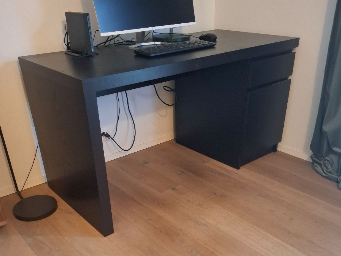Ikea Scrivanie: Pult • Schreibtisch • Mit 3 Schubladen • IKEA MALM – Usato da Ottenbach venduto da Rasenmaeeher