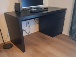 Pult • Schreibtisch • Mit 3 Schubladen • IKEA MALM
