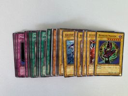 Yu-Gi-Oh! Konvolut Starter Deck: Yugi DE (2004) 49 Karten