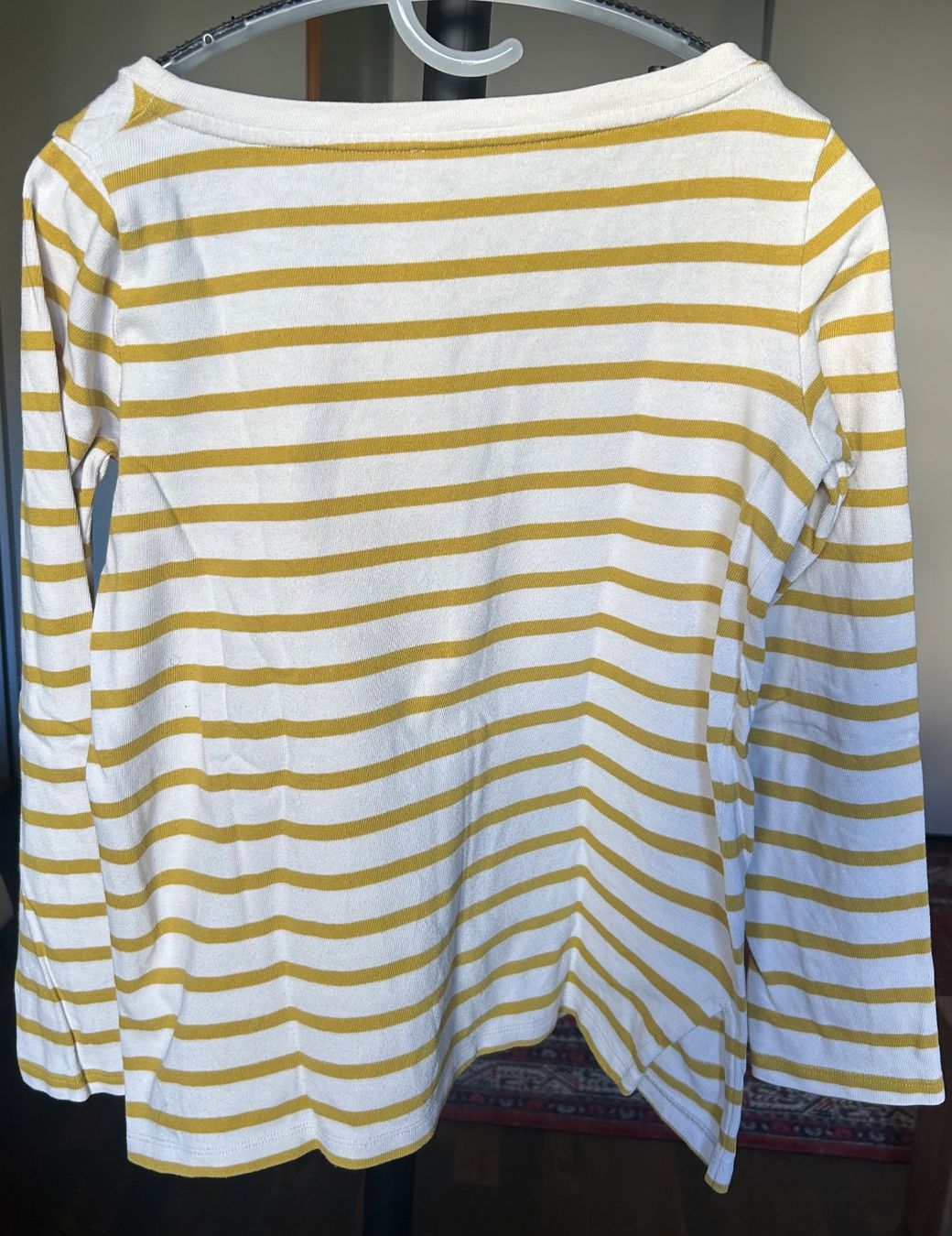 Pullover & Sweatshirts: Pullover – Gebraucht aus Bülach von fam_6vb8 1