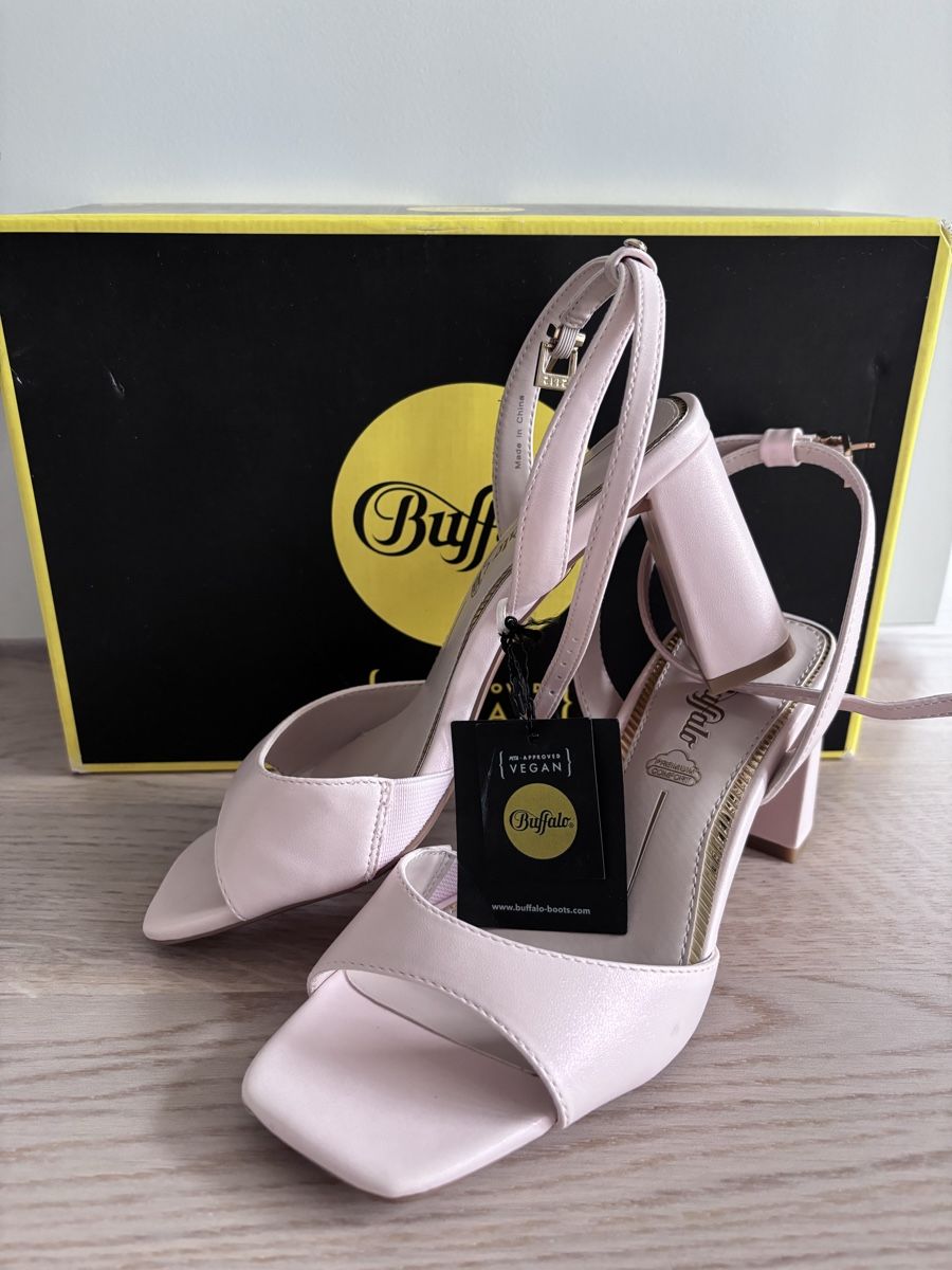Buffalo Scarpe da donna: Buffalo - Riemensandalette - Top – Nuovo (secondo la descrizione) da Weinfelden venduto da can_r565 1