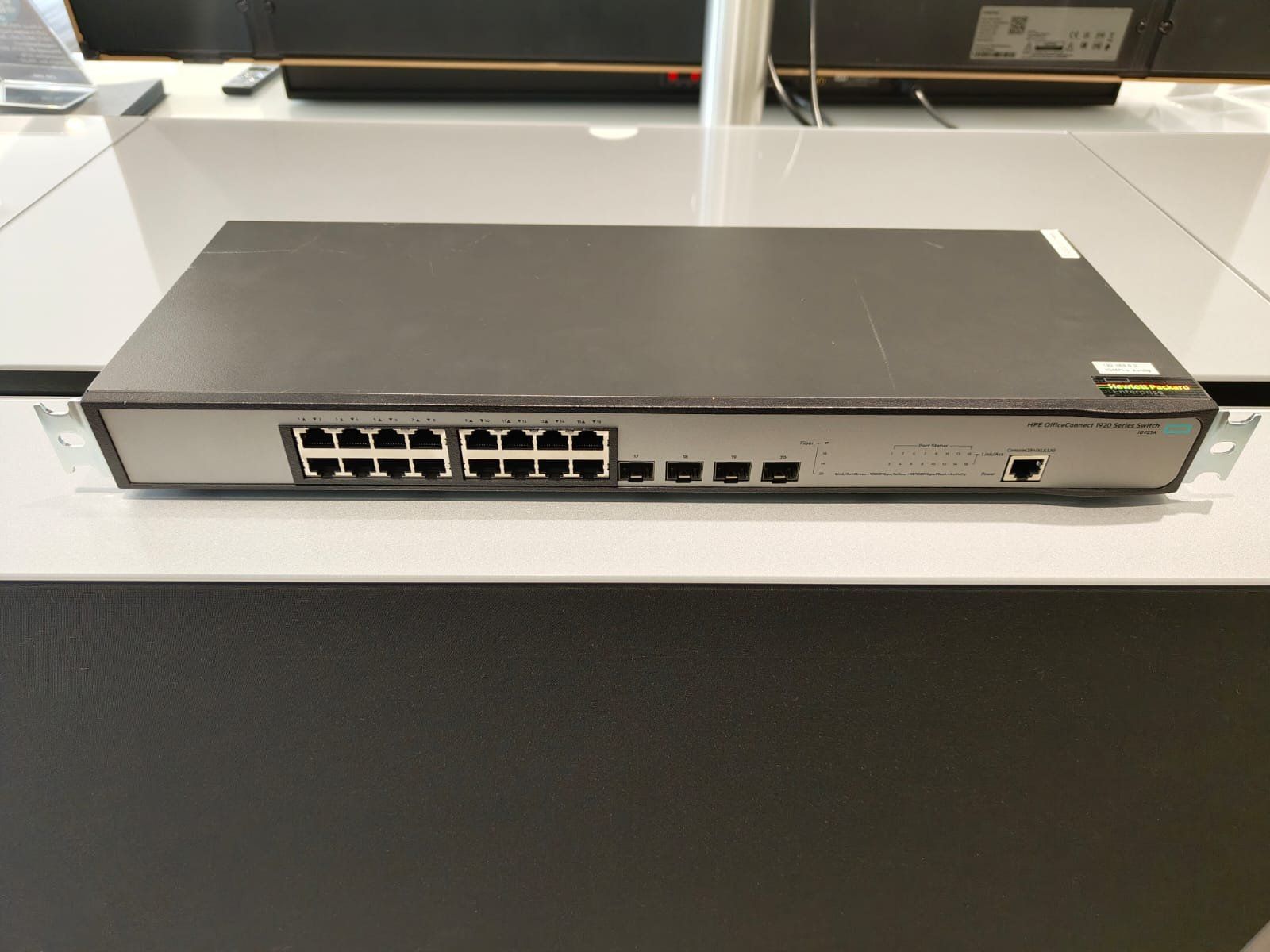 Hewlett Packard Hub & Switch: HP OfficeConnect 1920 Switch – Usato da Appenzell venduto da 1xRichtig