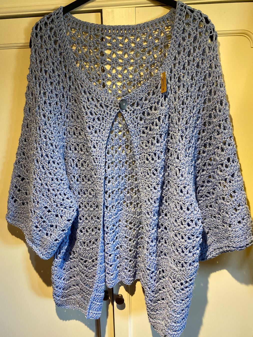 Giacche: STRICKJACKE DAMEN,EINZELSTÜCK,HANDGEMACHT – Nuovo e nell'imballaggio originale da Meienried venduto da ManuelaBoutique