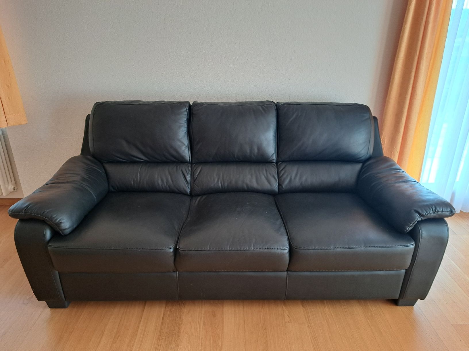 Sofas: Limare – Gebraucht aus Ehrendingen von Voichita