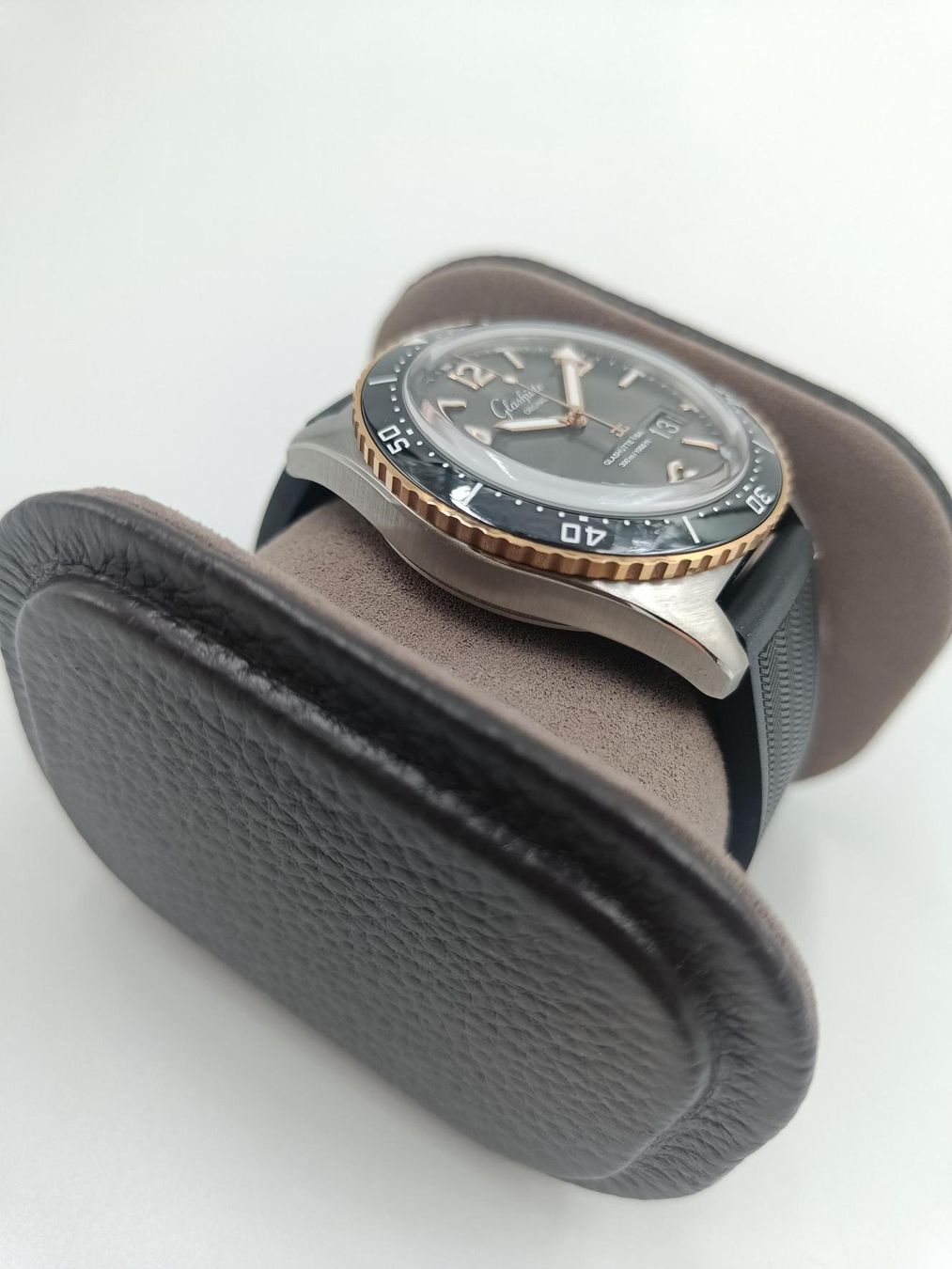 Glashütte Montres: GLASHÜTTE ORIGINAL "SEAQ PANORAMA DATE" – Neuf (Voir description) à Luzern par EdiGem 5