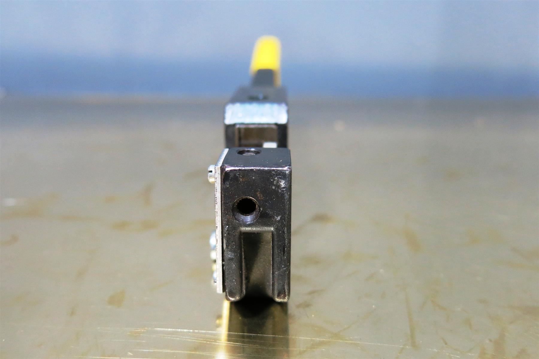 Tutti gli attrezzi: Crimpzange Amphenol FA 0000 - 110 – Usato da Laufenburg venduto da Sirluger 9