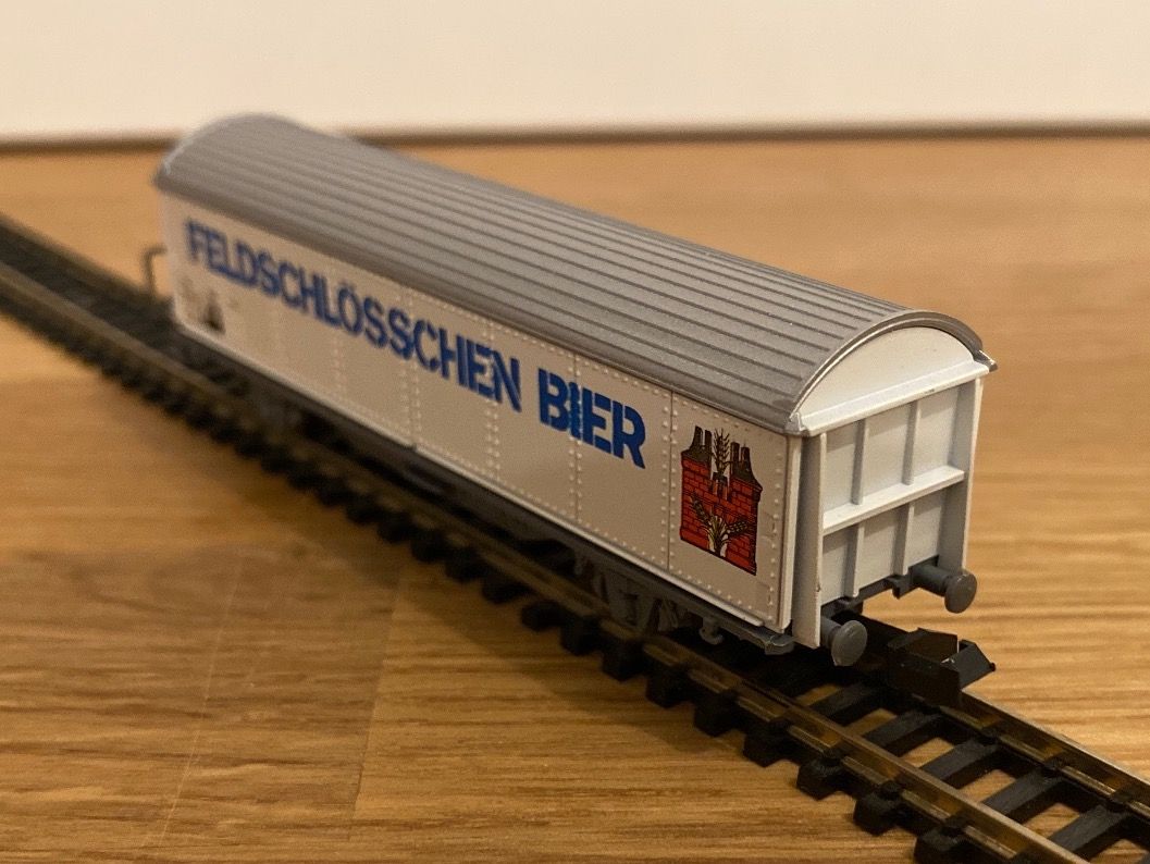 Roco Modellini di ferrovie: Roco SBB Güterwagen "Feldschlösschen Bier“ – Nuovo (secondo la descrizione) da Schlierbach venduto da Look8 1