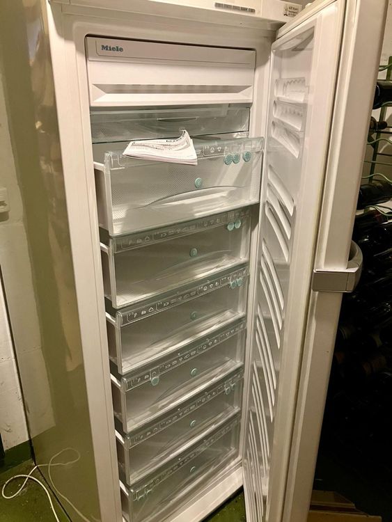 Gefrierschrank Miele FN 4693 S (Gebraucht) in Bern für CHF 110 – nur ...