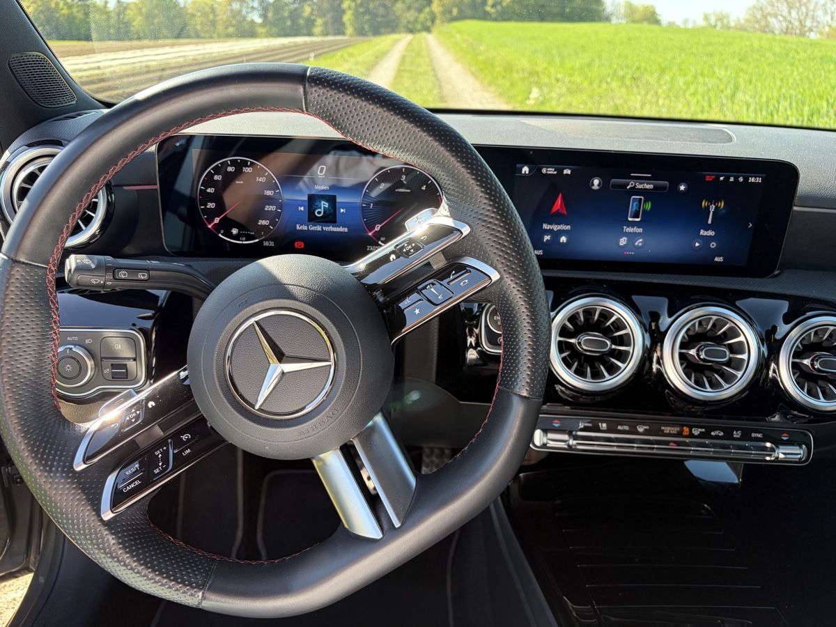 Mercedes-Benz Automobili: A 200 d 8G DCT  AMG Line – Usato da Tägerwilen venduto da dig_6lmk 4