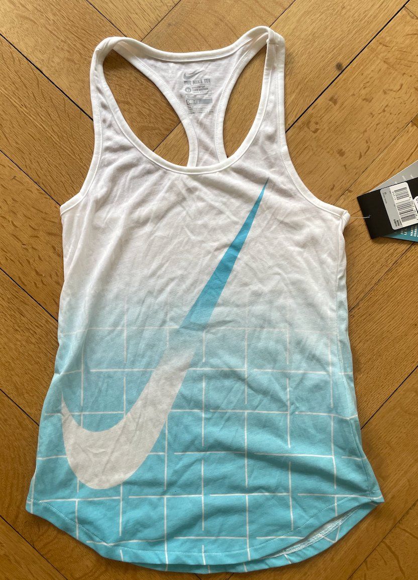 Nike Tops: Nike Top – Neu (gemäss Beschreibung) aus Zürich von rob_z62d