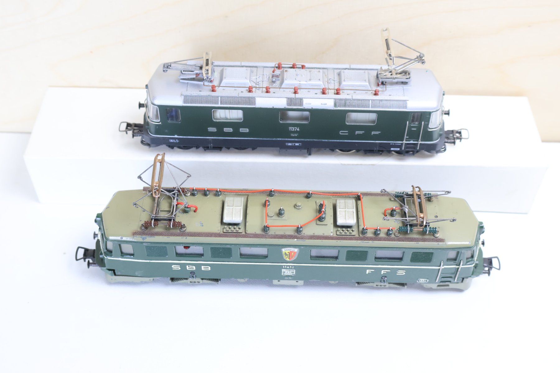 Fleischmann Modelleisenbahnen: Fleischmann 2 x SBB Re 4/4/Ae 6/6 E-Loks - H0 DC – Gebraucht aus Winterthur von Monstera 6