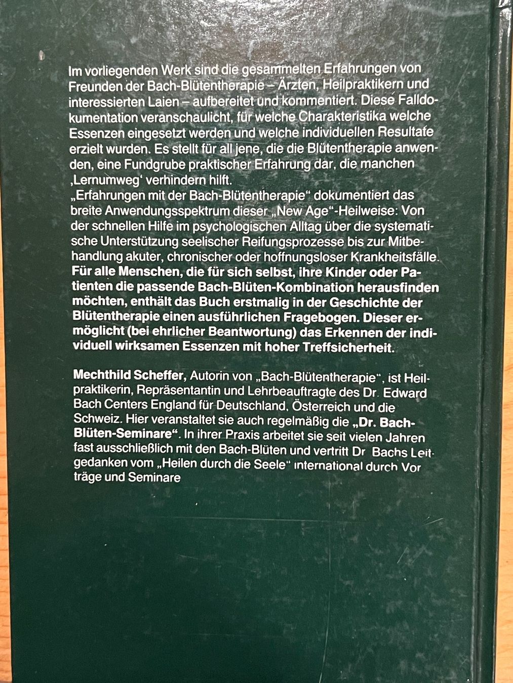 Libri: Mechthild Scheffer: Erfahrungen mit der Bach Blütentherapie – Usato da Schliern b. Köniz venduto da Corinu59 1