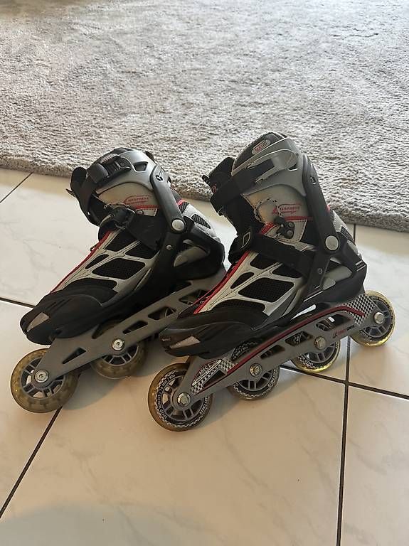 Patins à roul. & inline: Rollerblades – D'occasion à Steffisburg par jul_h5f7 2