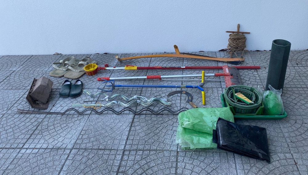Hausräumung Konvolut Garten Nistplatz. Sensen und Diverses Kaufen