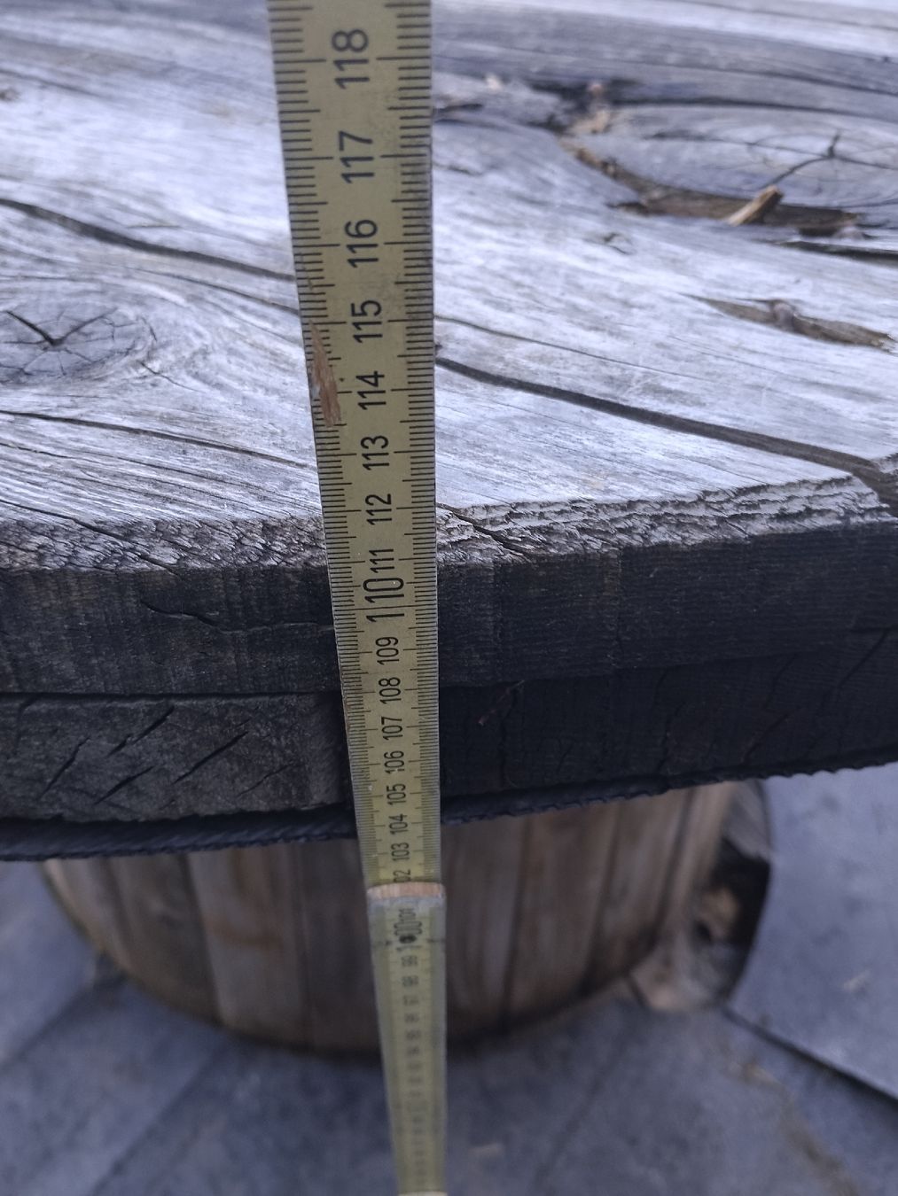 Articoli in legno: Alte Holzbobine 1.8m Durchmesser – Usato da Altendorf venduto da seibel 2