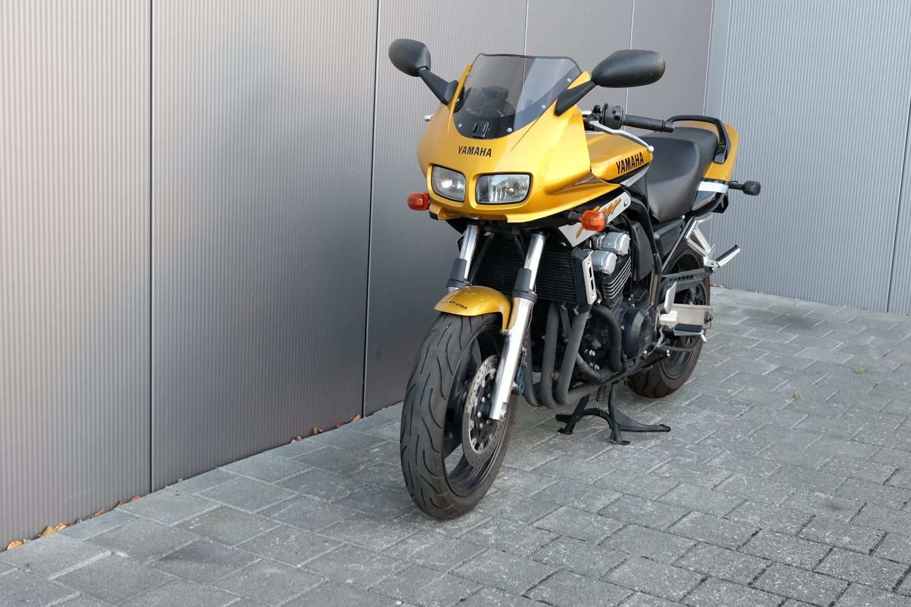 Yamaha Touring: Yamaha FZS600 – Usato da Sargans venduto da pirelli146 1