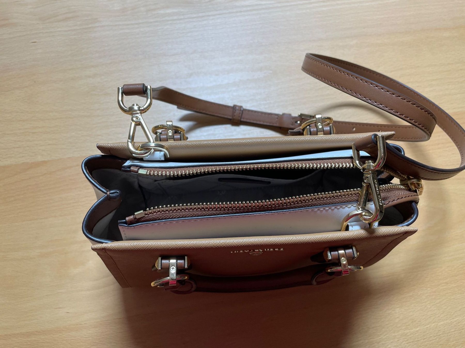 Michael Kors Taschen für Damen: Michael Kors Umhängetasche – Beige/Braun – Gebraucht aus Kloten von gma20 5
