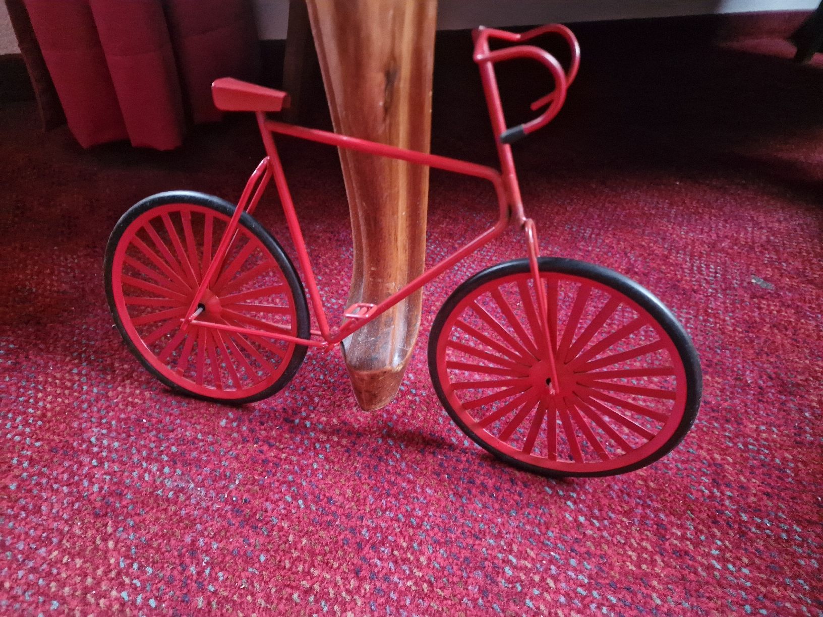 Tutte le decorazioni: Rotes Deko-Velo aus Metall – Usato da Pfaffnau venduto da furush6 1