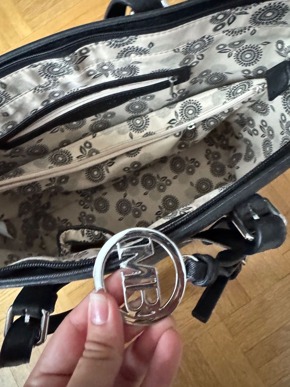Borse da donna: Sac à main noir grand – Nuovo (secondo la descrizione) da Montreux venduto da Iza_81199 3