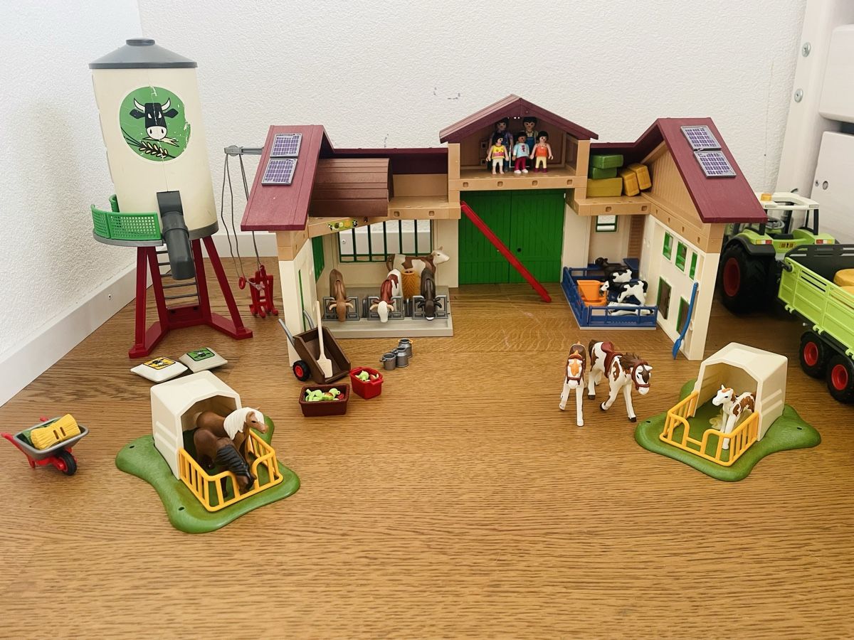 Playmobil Spielzeuge: Bauernhof Playmobil – Gebraucht aus Pfäffikon ZH von cor_m7qy