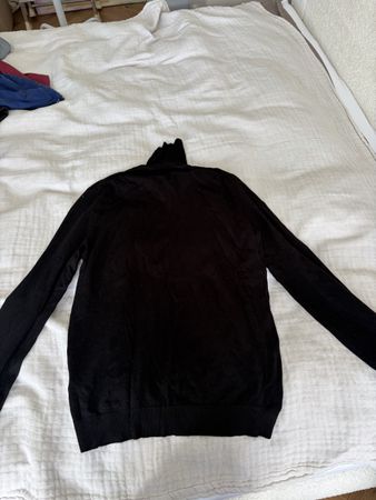 Black Bershka man turtleneck