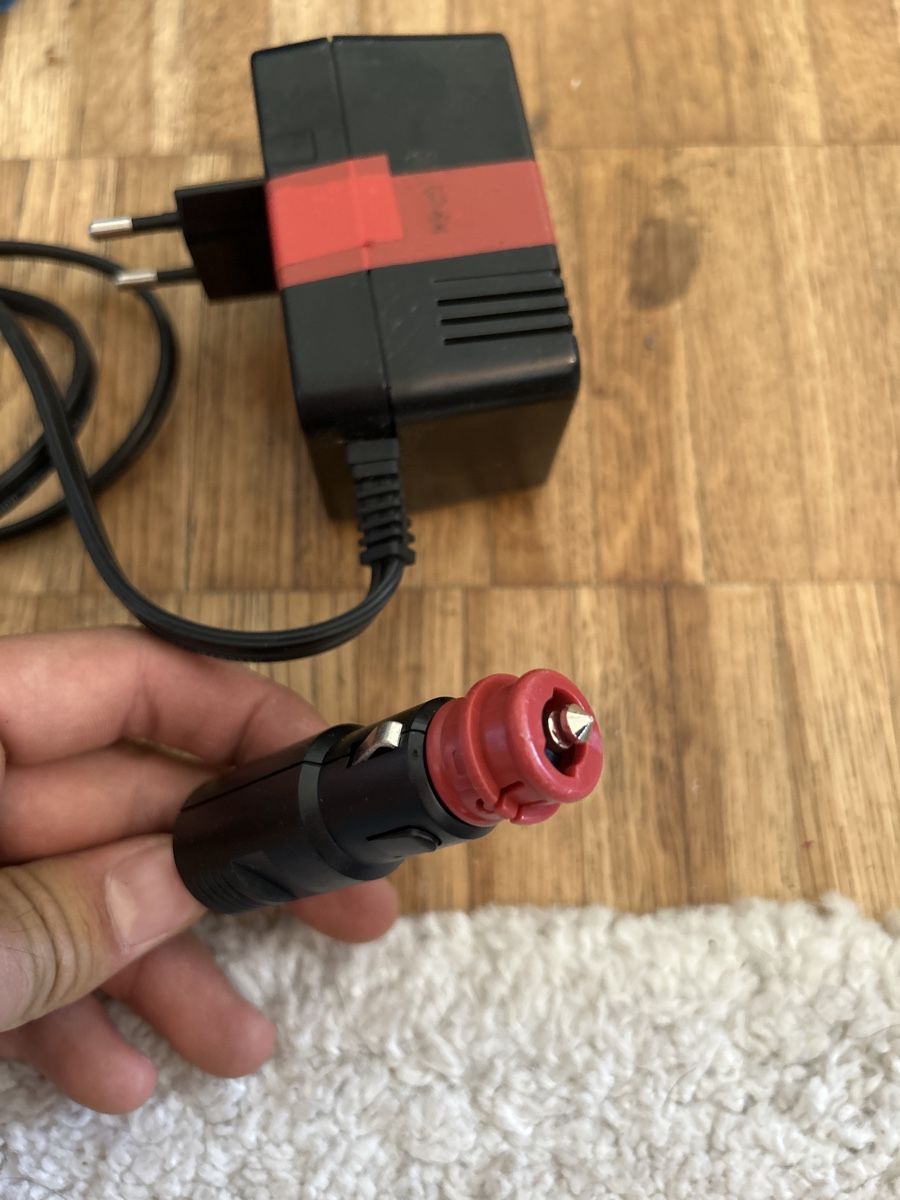 Chargeurs batteries: Motorrad Ladegerät – D'occasion à Chur par nic_mnm2 1