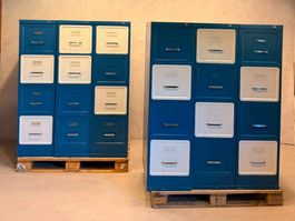 Industrial Metallschrank in Blau Weiss im Vintage Design