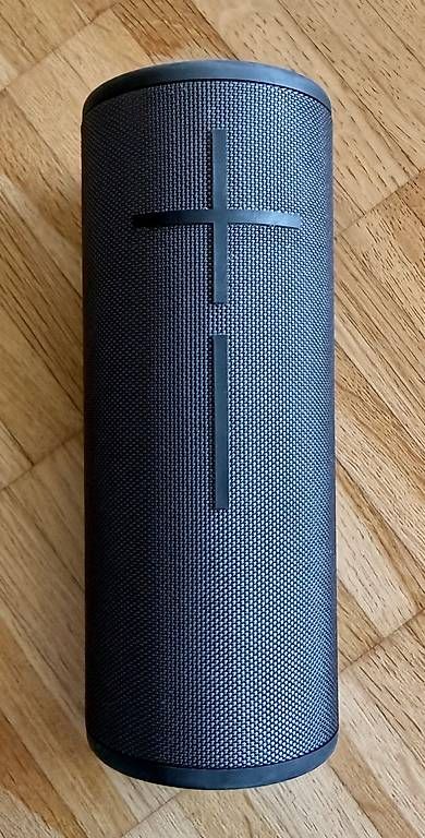Ultimate Ears Lautsprecher: Ultimate Ears UE BOOM 3 Bluetooth Lautsprecher – Gebraucht aus Thalwil von 9stonoska