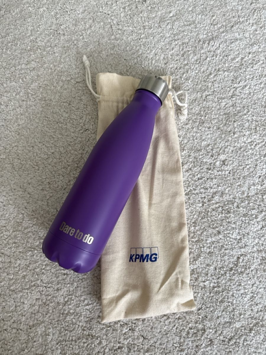 Trinkflaschen & Thermosflaschen: KPMG Thermosflasche violett – Neu und originalverpackt aus St. Niklausen LU von car_2562