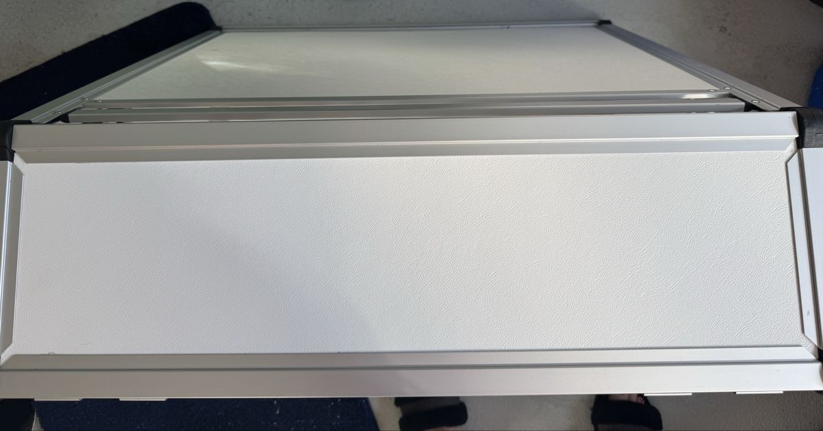 Cages, transport & sécurité: Markenhundebox mit div. Zubehör  – D'occasion à Freidorf TG par Desue 2