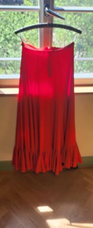 Roter Flamencojupe mit schwarz gr. 36