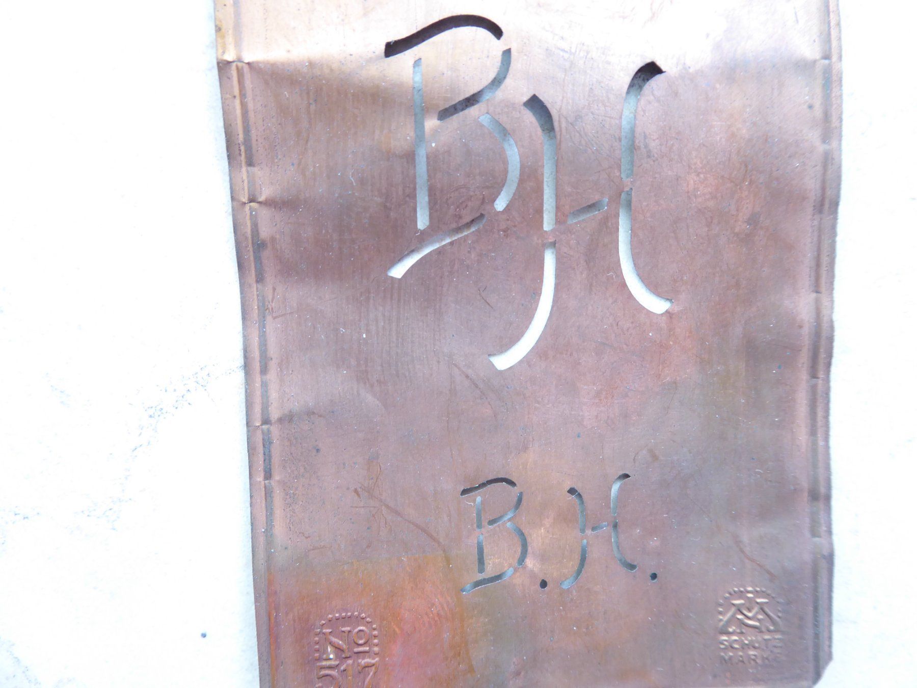 Schablonen: Monogramm-Schablone BH, Kupfer – Gebraucht aus Pratteln von Emmy 3