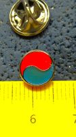 SÜD KOREA YIN AND YANG PIN AIR-LINE KLEIN-FEIN