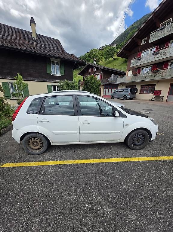 Ford Automobili: Ford Fiesta – Usato da Alpnachstad venduto da Pocoloco_Racing 1