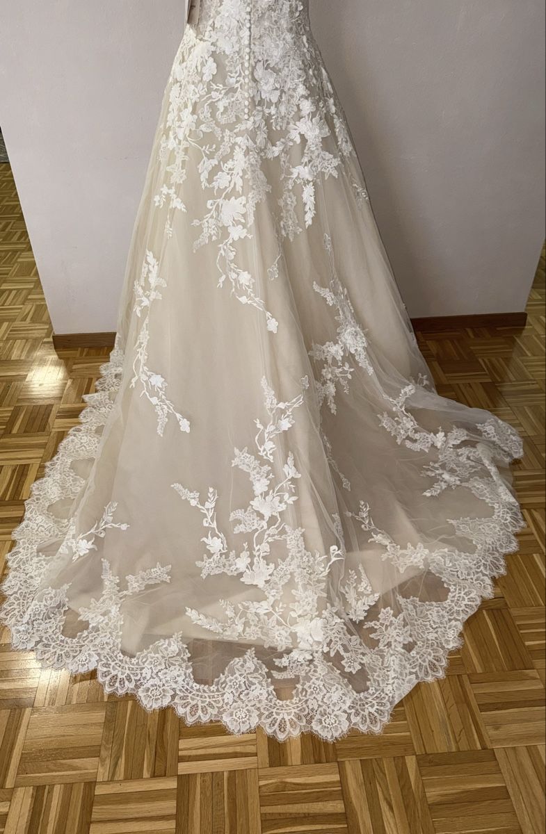 Pronovias Vestiti: Wunderschönes Brautkleid mit Spitze, Grösse 36/38 – Nuovo (secondo la descrizione) da Seuzach venduto da ade_7sjn 2