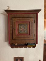 Wandschrank mit Bauernmalerei