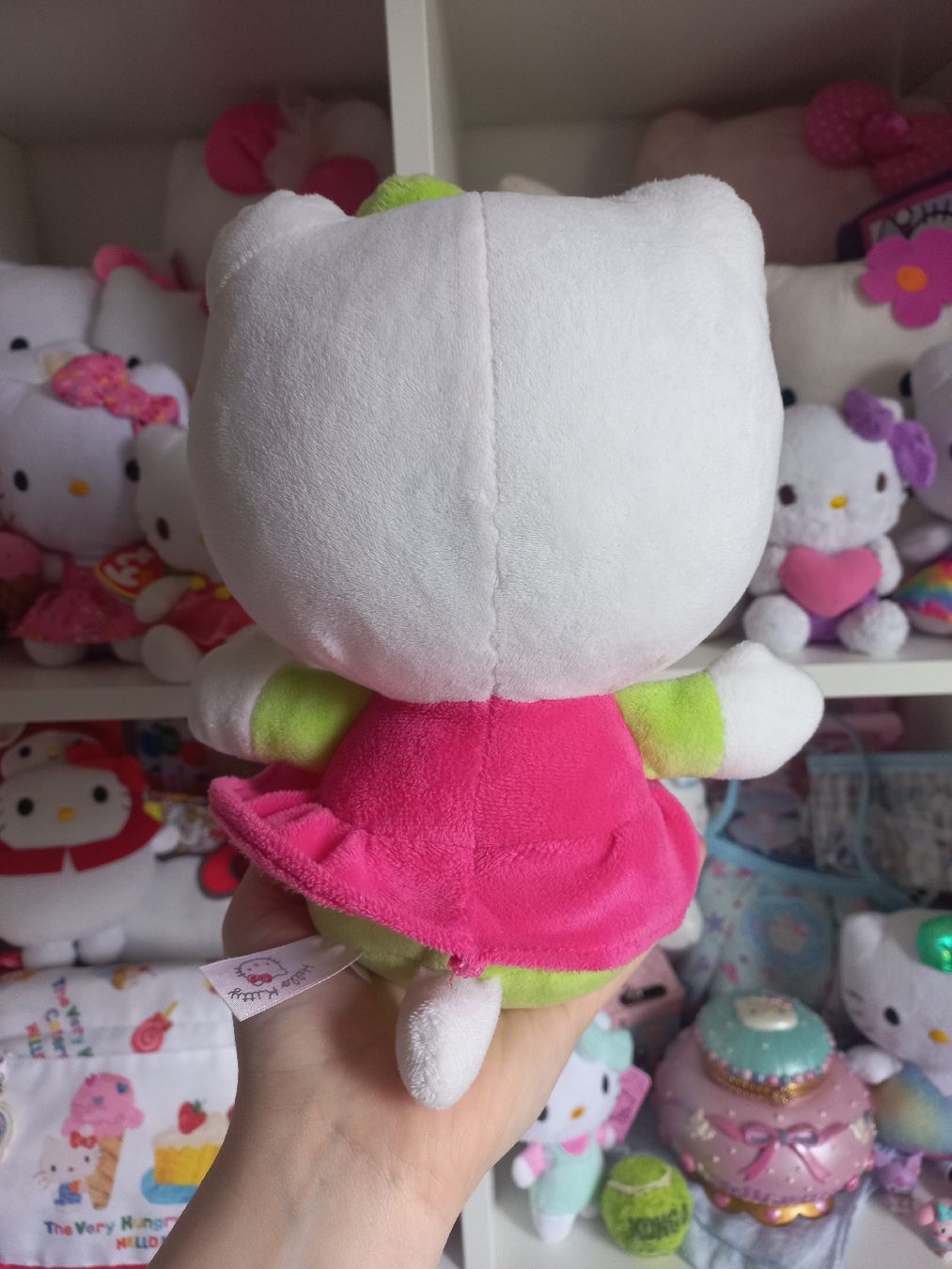 Hello Kitty Jouets: Hello Kitty Plüschtier - Sanrio – D'occasion à Wangen b. Olten par SecondStory4u 1
