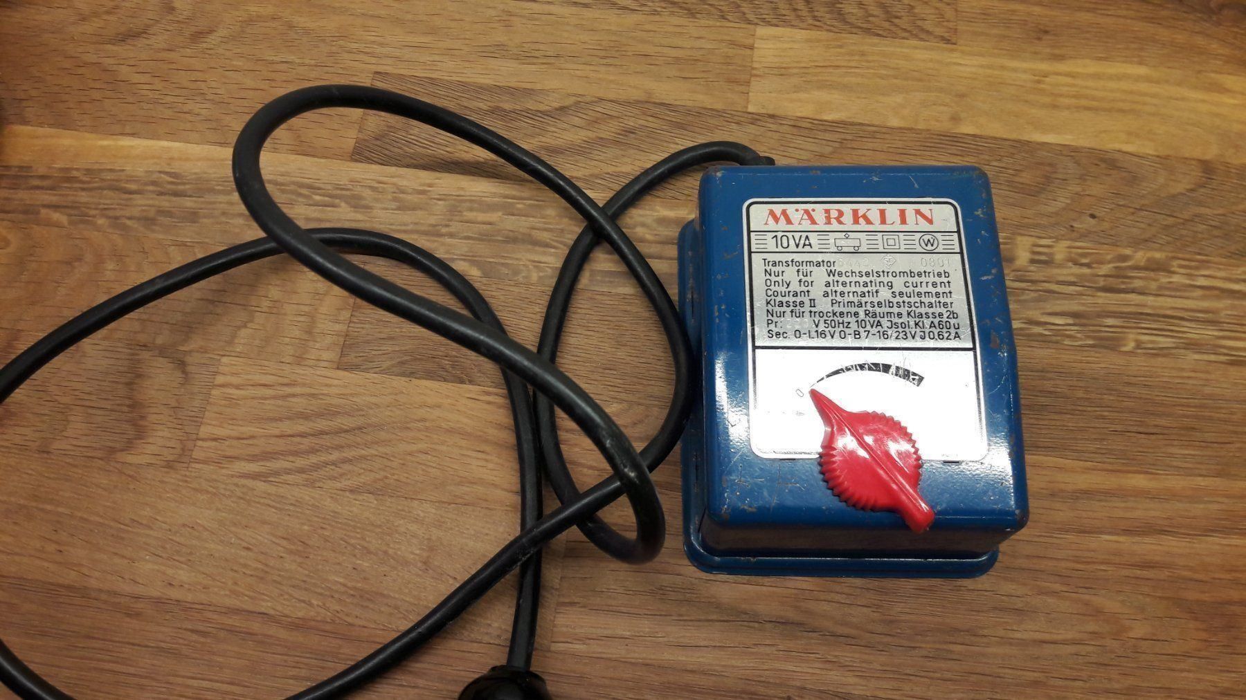 Märklin Modellini di ferrovie: Märklin AC : Transfo réglable 10 VA – Usato da Buttes venduto da Cafe2005