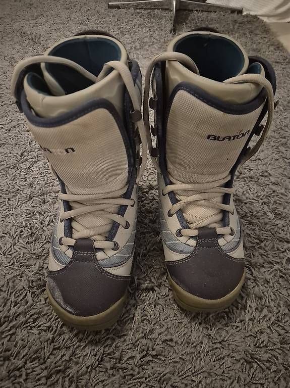 Scarpe da donna: Burton Damen Snowboard Schuhe  – Usato da Adliswil venduto da MannickZh