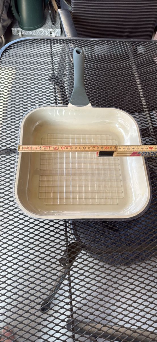 Poêles: Grillpfanne Keramik 28cm hellbeige neu – Neuf (Voir description) à Rorschacherberg par Mincamerlin