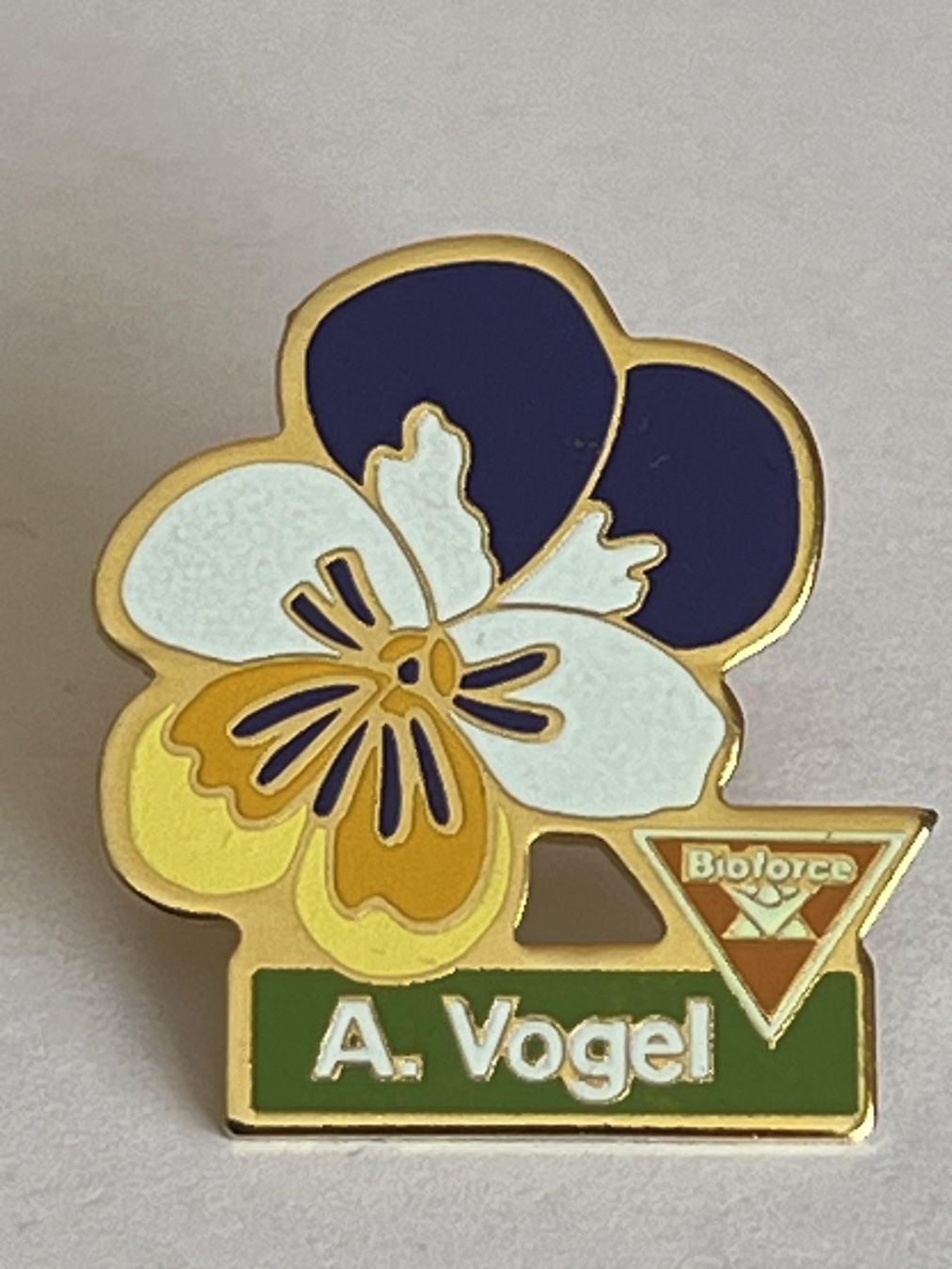 Placchette & Badge: 4 Pins - A. Vogel Bioforce .Neu – Nuovo (secondo la descrizione) da Winterthur venduto da Green-Future 7