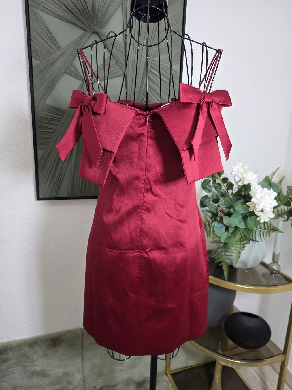 Kleider: Red Satin Mini Dress with Bows Size M – Gebraucht aus Brüttisellen von par_8zbj 3