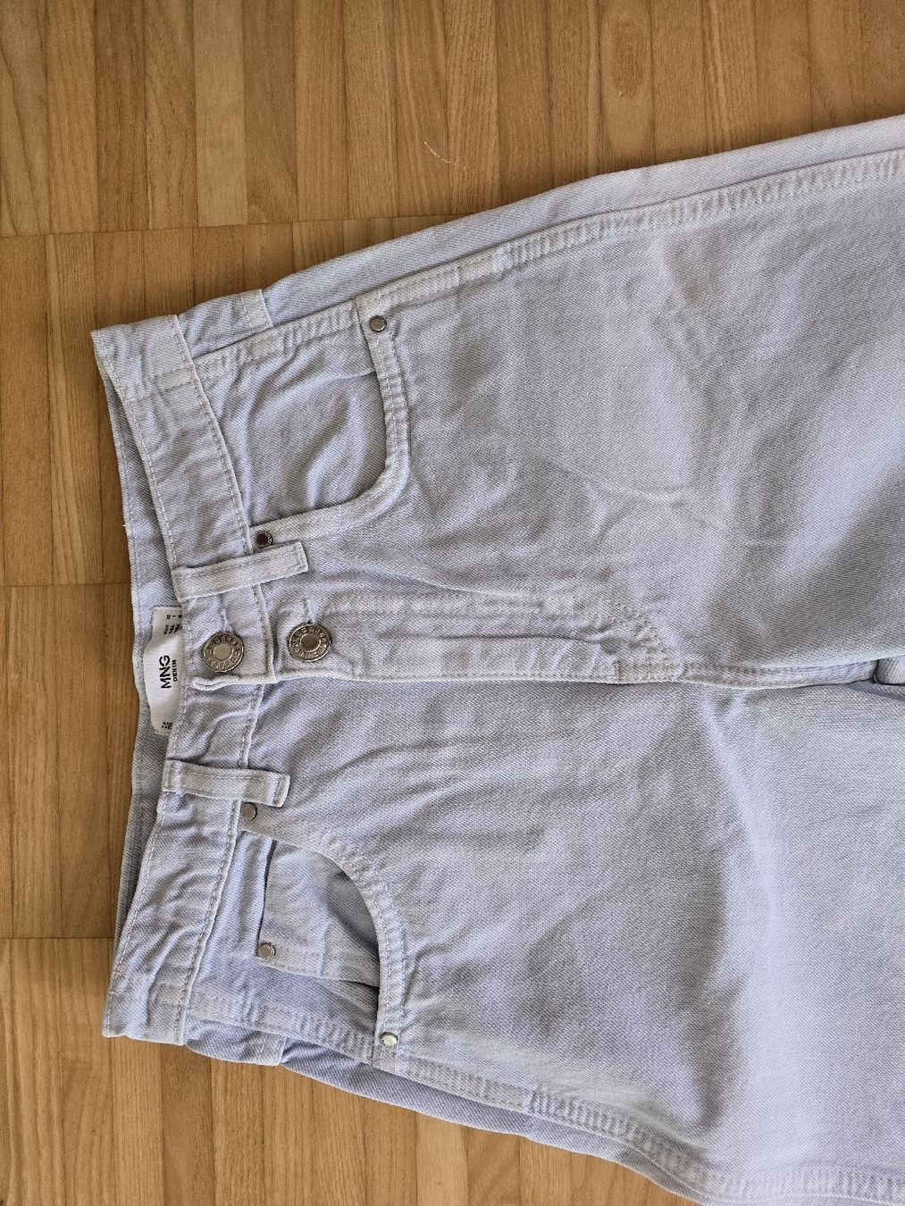 Jeans: MNG Jeans Hellblau, Gr. 32, ungetragen – Nuovo (secondo la descrizione) da St. Gallen venduto da A.W.128 1