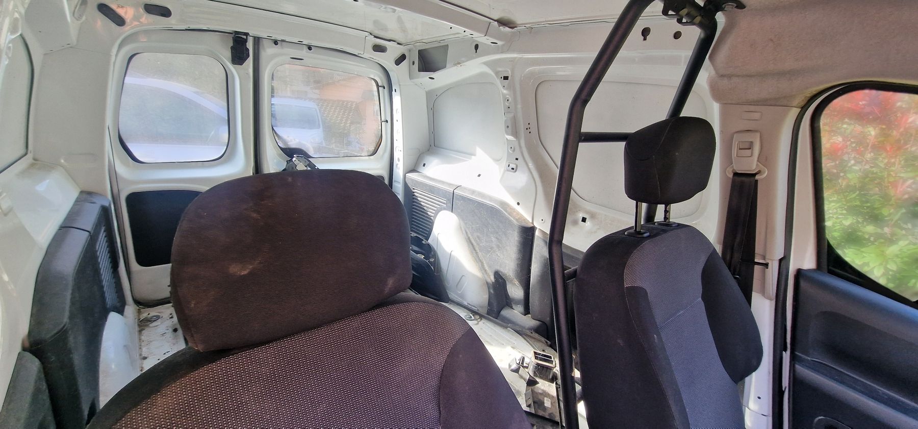 Citroën Veicoli commerciali: Citroën Berlingo 1.6i – Difettoso da Giubiasco venduto da AUTOTECNICA 9