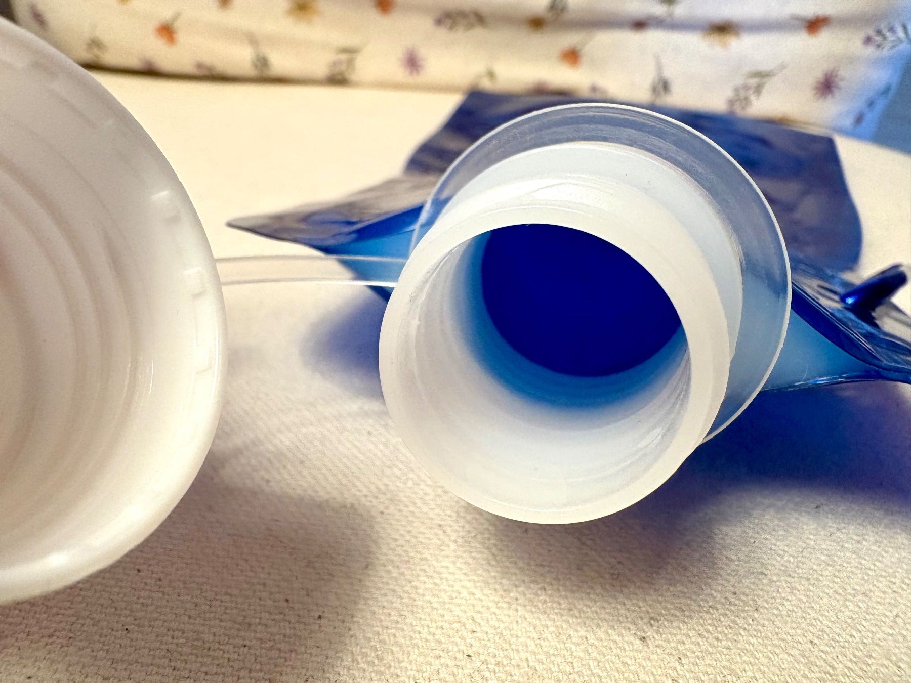 Sonstige Büroeinrichtungen: Wiederverwendbare Trinkbeutel mit Karabiner – Gebraucht aus Chur von smart.shopper 3